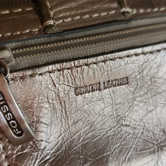 Fossil gold colored genuine leather wallet - Picture 3 of 12